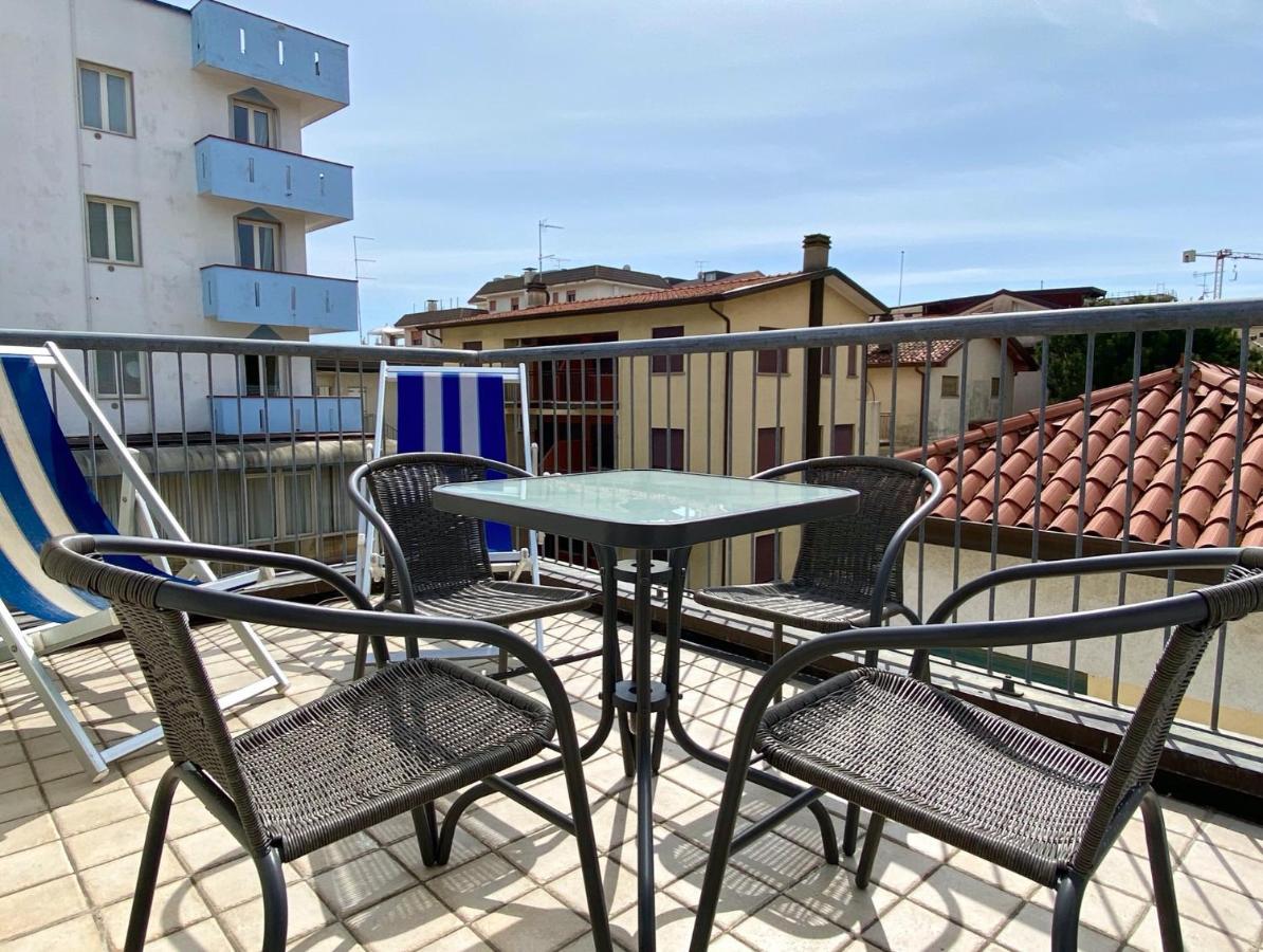 Villa Santin Carraro Immobiliare - Family Apartments Лидо ди Йезоло Екстериор снимка
