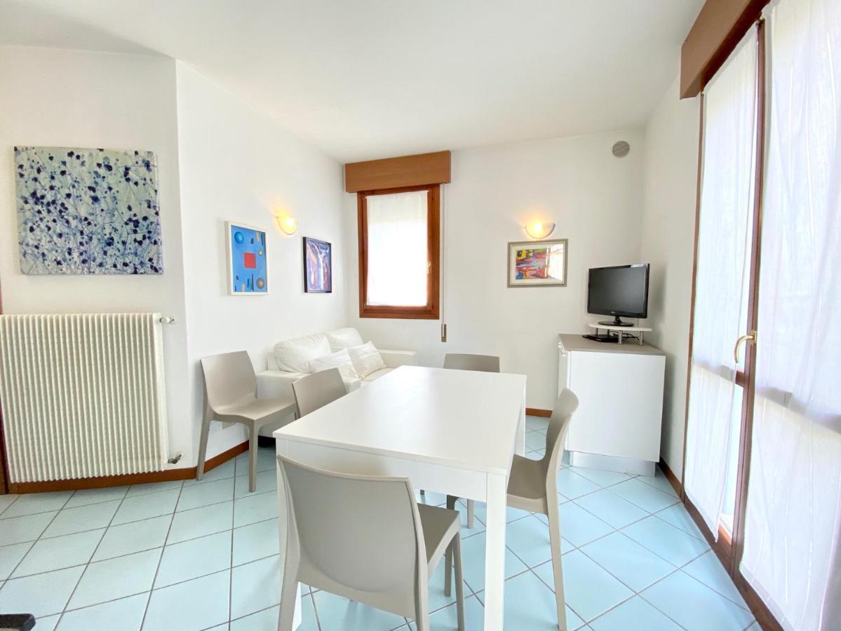 Villa Santin Carraro Immobiliare - Family Apartments Лидо ди Йезоло Екстериор снимка