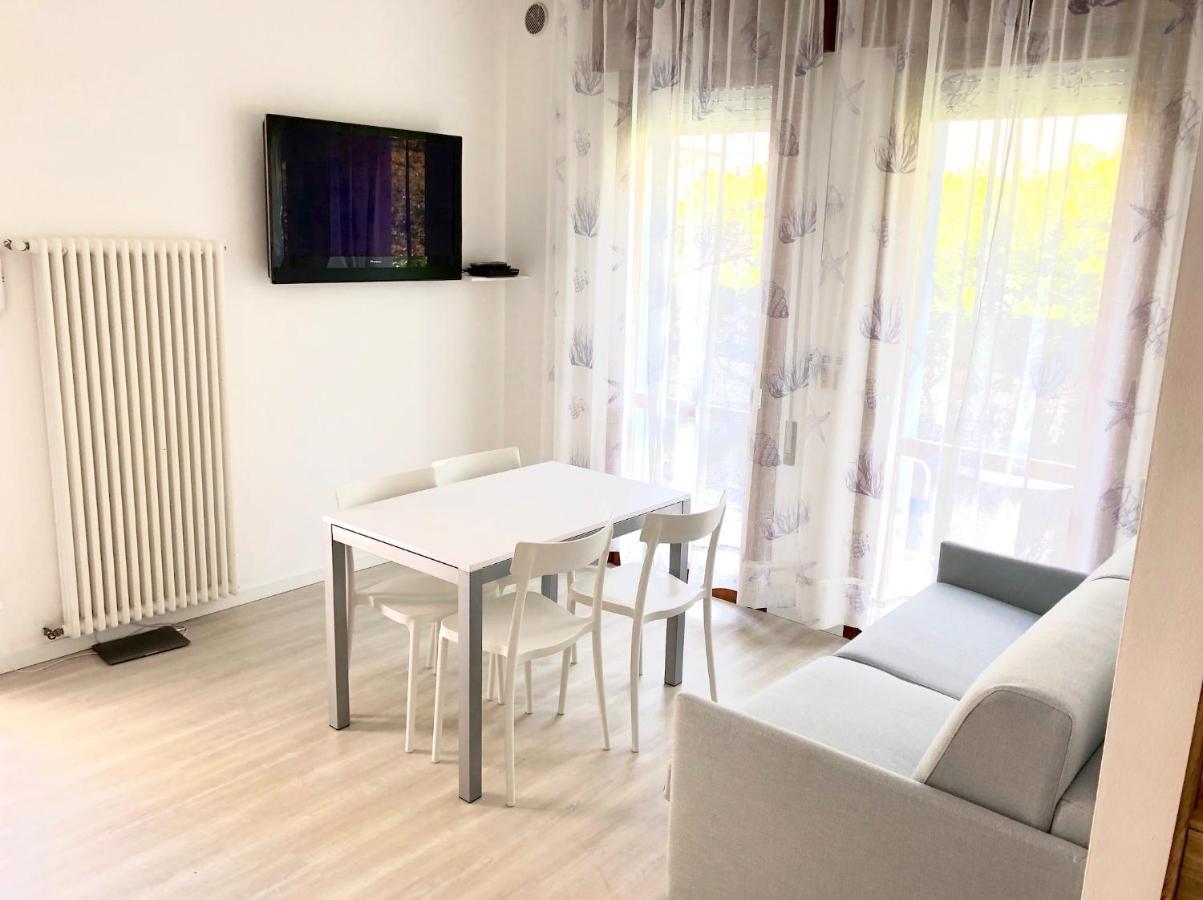 Villa Santin Carraro Immobiliare - Family Apartments Лидо ди Йезоло Екстериор снимка