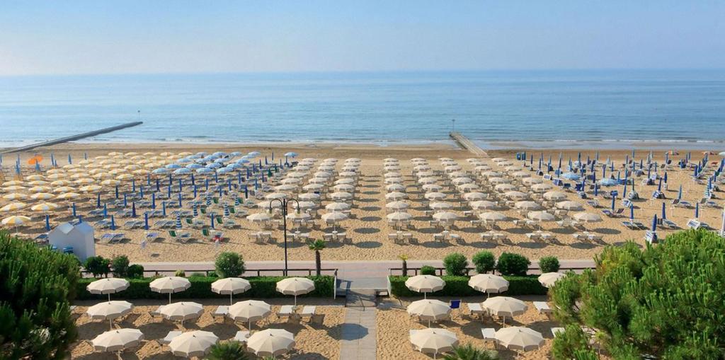 Villa Santin Carraro Immobiliare - Family Apartments Лидо ди Йезоло Екстериор снимка